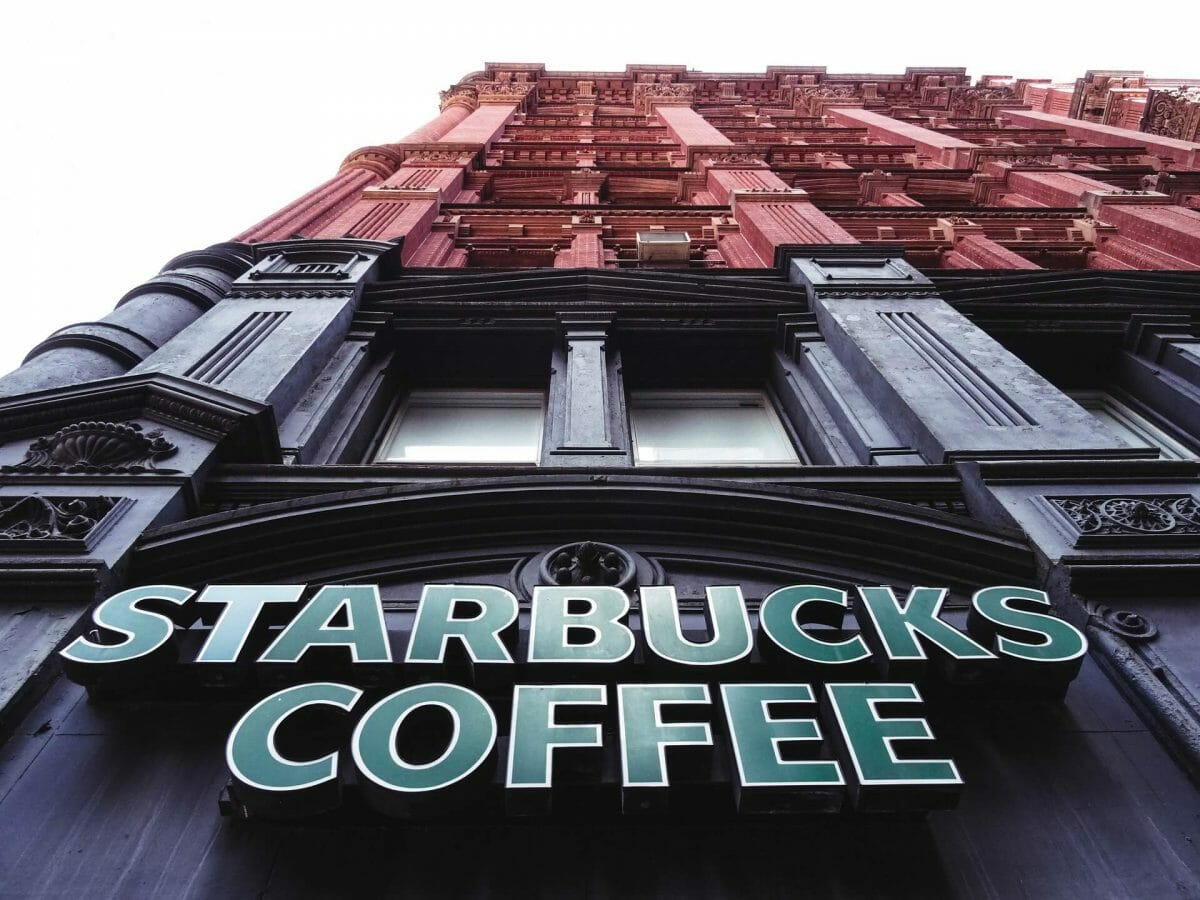 Starbucks lance une seconde collection NFT après le succès de la première.
