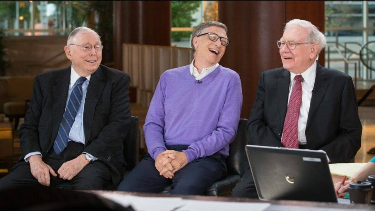 Charlie, Warren et leur meilleur pote Bill : 140 milliards de dollars d'amitié sur une photo.