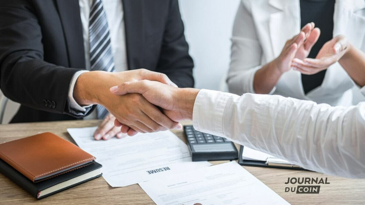 Restructurer son équipe dirigeante pour tenter de relancer la croissance ? C'est le pari de Genesis qui n'hésite pas à se séparer de son CEO pour donner un second souffle à son activité dans un contexte économique plus que défavorable. Affaire à suivre...