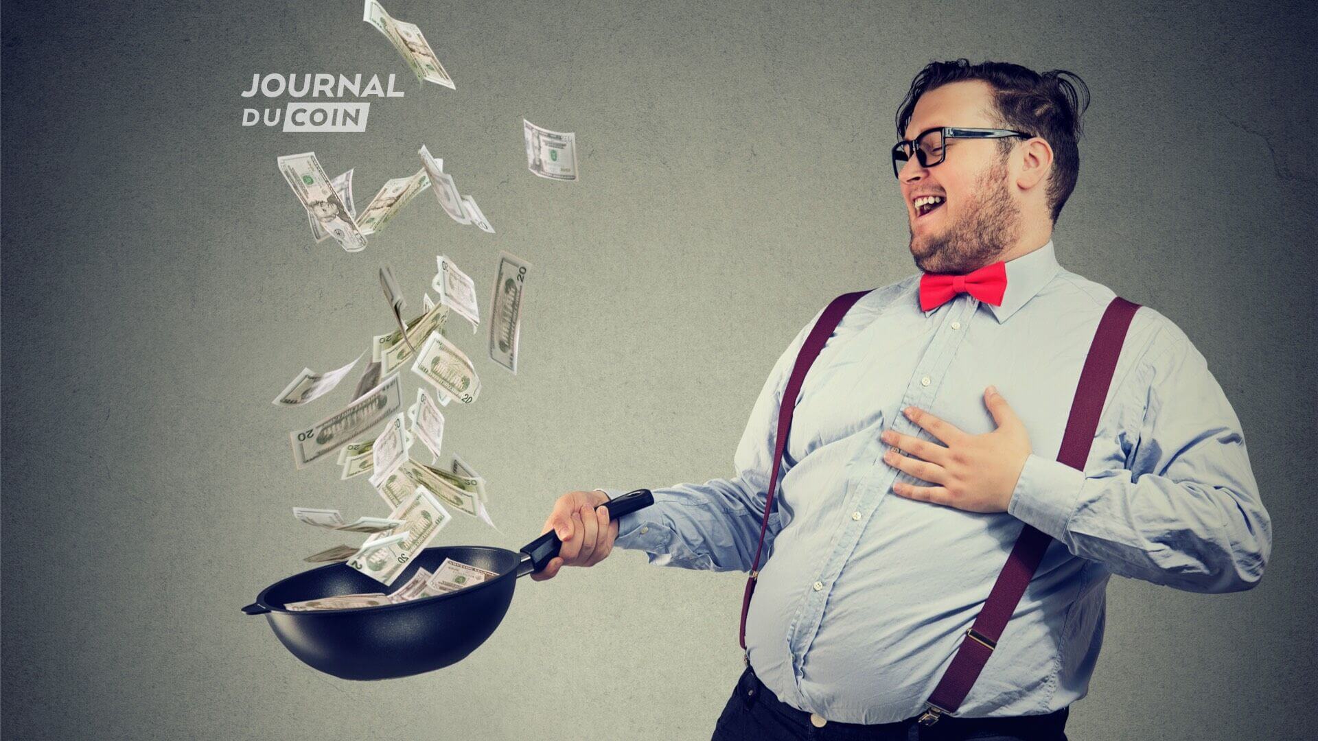 Homme un peu gros qui fait revenir des dollars dans sa casserole