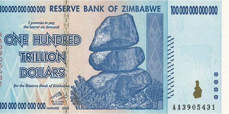 L’emblématique billet de 100 mille milliards de dollars zimbabwéens, qui permettait à peine d’acheter du pain