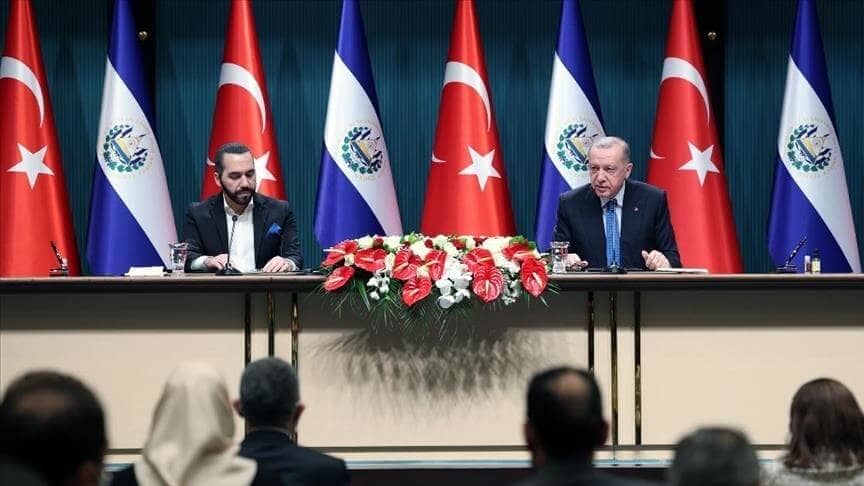 Nayib Bukele et Recep Erdogan s'expriment en conférence de presse à Ankara, Turquie.