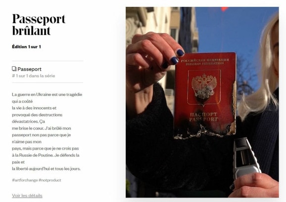 Elle Brûle son passeport russe et en fait un NFT en signe de contestation contre le gouvernement russe de Poutine 