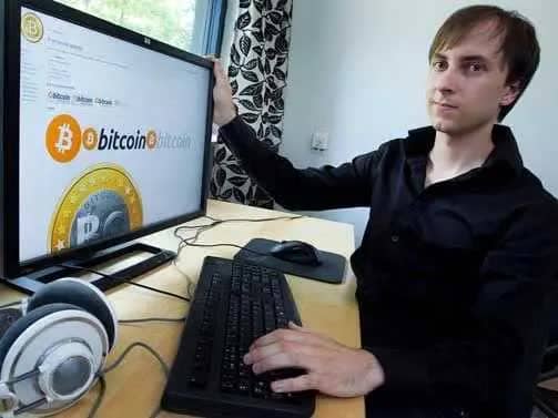 Martti Malmi était jeune étudiant en informatique finlandais qui a été le bras droit de Satoshi durant les premières années de développement. Il répondait au pseudonyme sirius sur le forum de Bitcoin. 