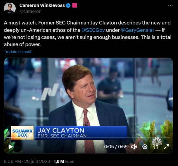 A l'occasion de son passage dans l'émission économique de CNBC Squawk Bos, Jay Clayton, l'ancien président de la SEC de 2017 à 2020, a expliqué la politique de poursuites judiciaires de l'institution. Ceci avait déclenché à l'époque de vives réactions de Cameron Winklevoss et d'autres observateurs de la cryptosphère.  