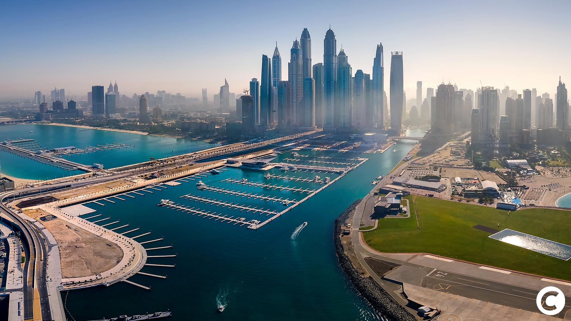 Les Émirats arabes unis (EAU) n'en finissent plus d'annoncer des partenariats, des installations, des bacs à sable technologiques, de nouvelles règlementations, depuis quelques années, c'est the place to be pour la crypto. Rien que sur les dernières semaines, on a appris que Circle et Binance débarquaient à Abu Dhabi et qu'un des fonds souverains avait triplé ses investissements dans l'ETF Bitcoin de BlackRock. On fait le point sur la stratégie gagnante des EAU.   