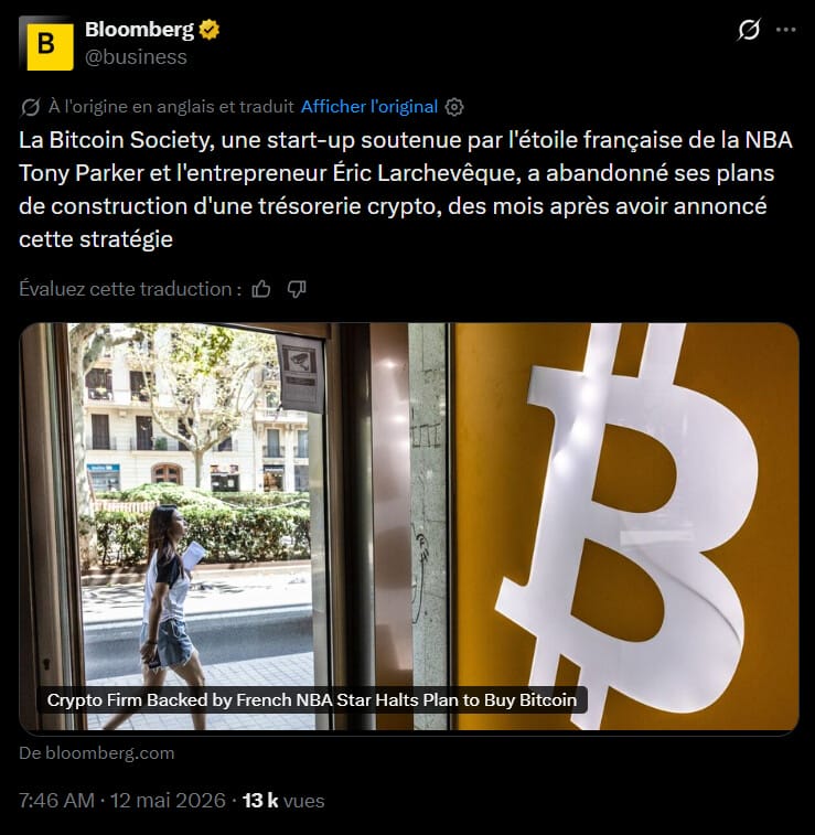 Le véhicule d'investissement soutenu par Tony Parker et Éric Larchevêque, The Bitcoin Society, a annoncé la suspension de son programme d'achat systématique de Bitcoin au premier trimestre 2026. Cette décision intervient après une correction de plus de 20 % du cours de l'actif sur les trois premiers mois de l'année. Éric Larchevêque justifie ce retrait temporaire par une dégradation des conditions de marché, qu'il juge désormais défavorables aux mécanismes de levée de fonds nécessaires pour alimenter les réserves. Si l'entité conserve ses avoirs actuels, ce changement de stratégie marque une rupture nette avec le modèle d'accumulation agressive, inspiré de Strategy, que la société appliquait depuis fin 2024. Ce signal fort interroge désormais la viabilité du modèle de trésorerie d'entreprise dans un environnement de prix moins porteur.